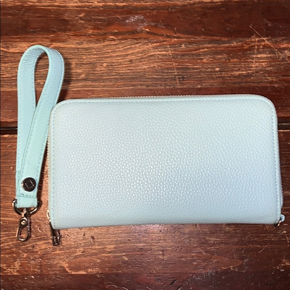 Mint jewell wallet by thirty one with wrist strap
